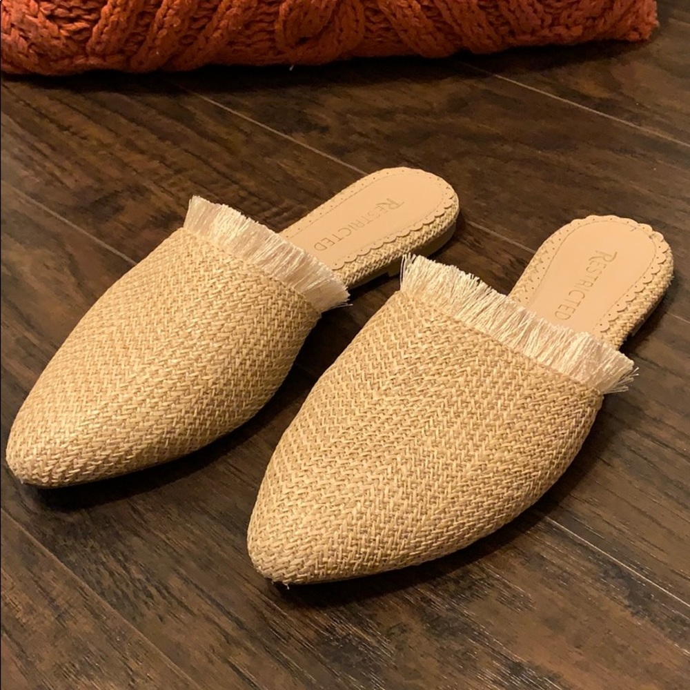 Restricted Straw Mules